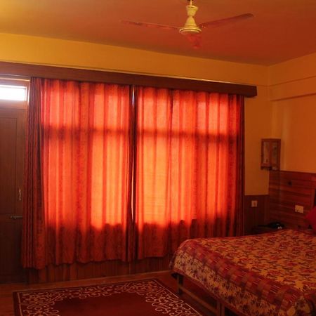 Pema Thang Hotel Kangra Zewnętrze zdjęcie
