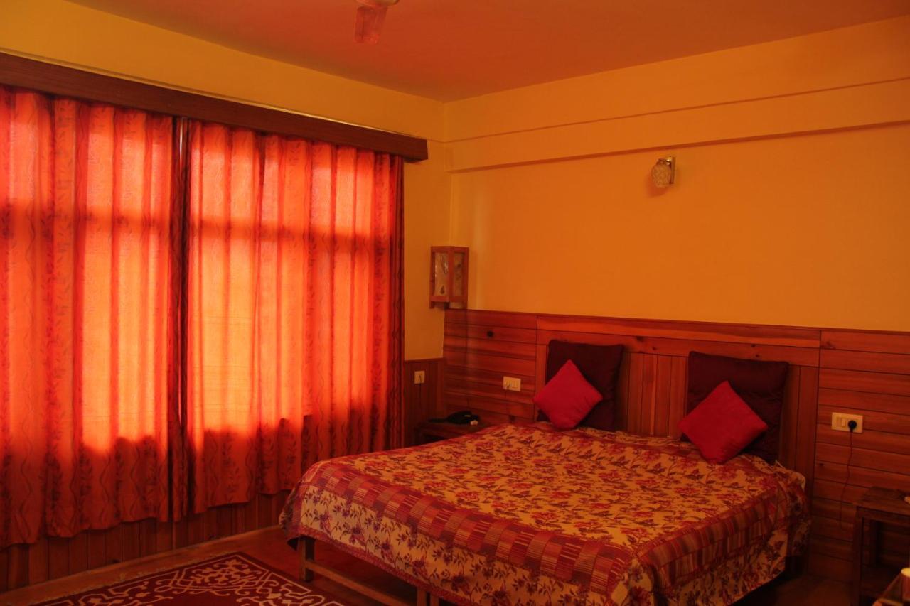 Pema Thang Hotel Kangra Zewnętrze zdjęcie
